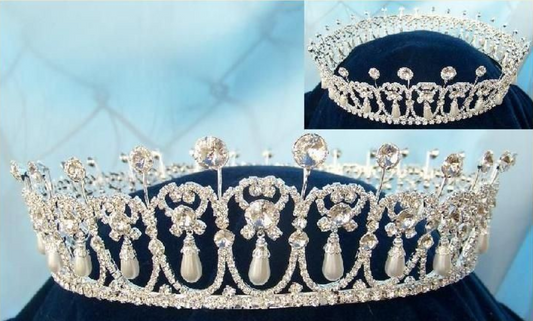 Cambridge Lover's Knot Tiara with Pearls